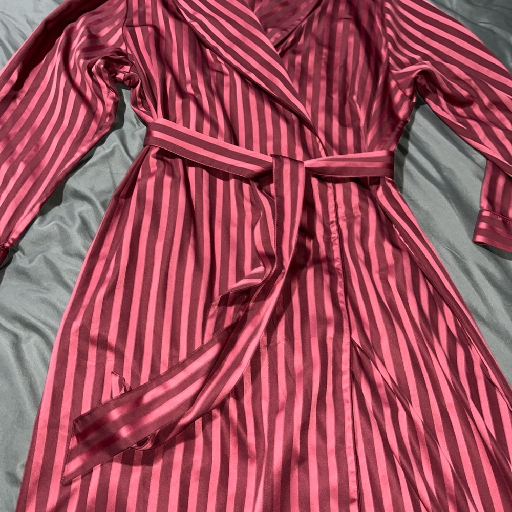 Cabernet Pink Striped Robe - Picture 9 of 13